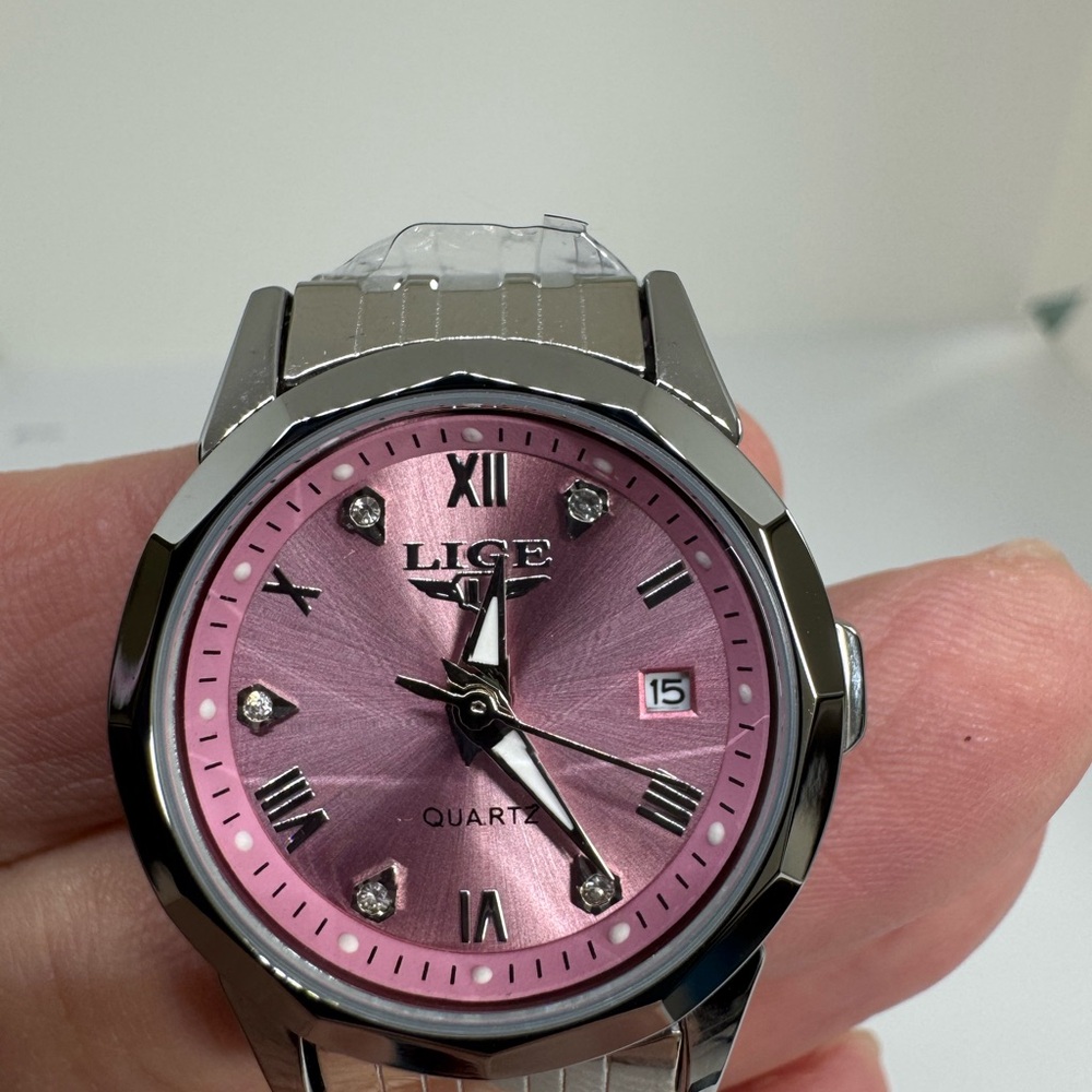 Women's Quartz Watch - Picture 4 of 7